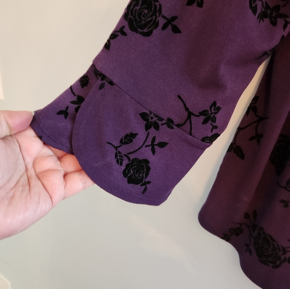 EUC Elle Womens Purple Blouse with Ruffle Sleeves and Velvet look flowers.  XXL - Picture 3 of 6